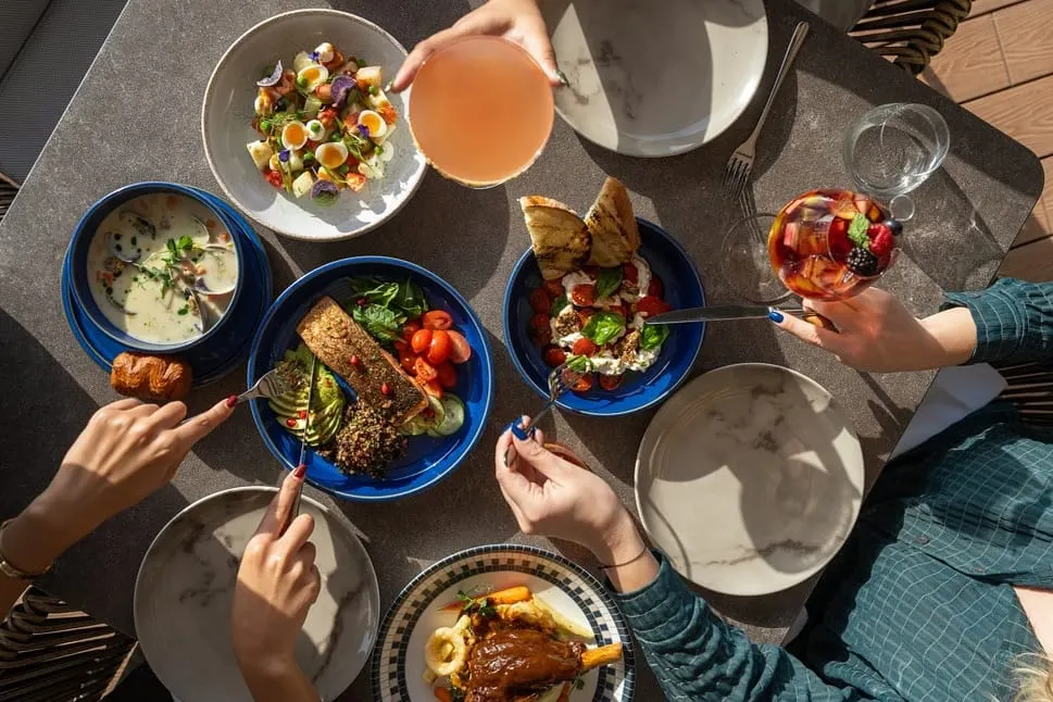 BACKYARD MOVIE BRUNCH AT LAKEVIEW deal image