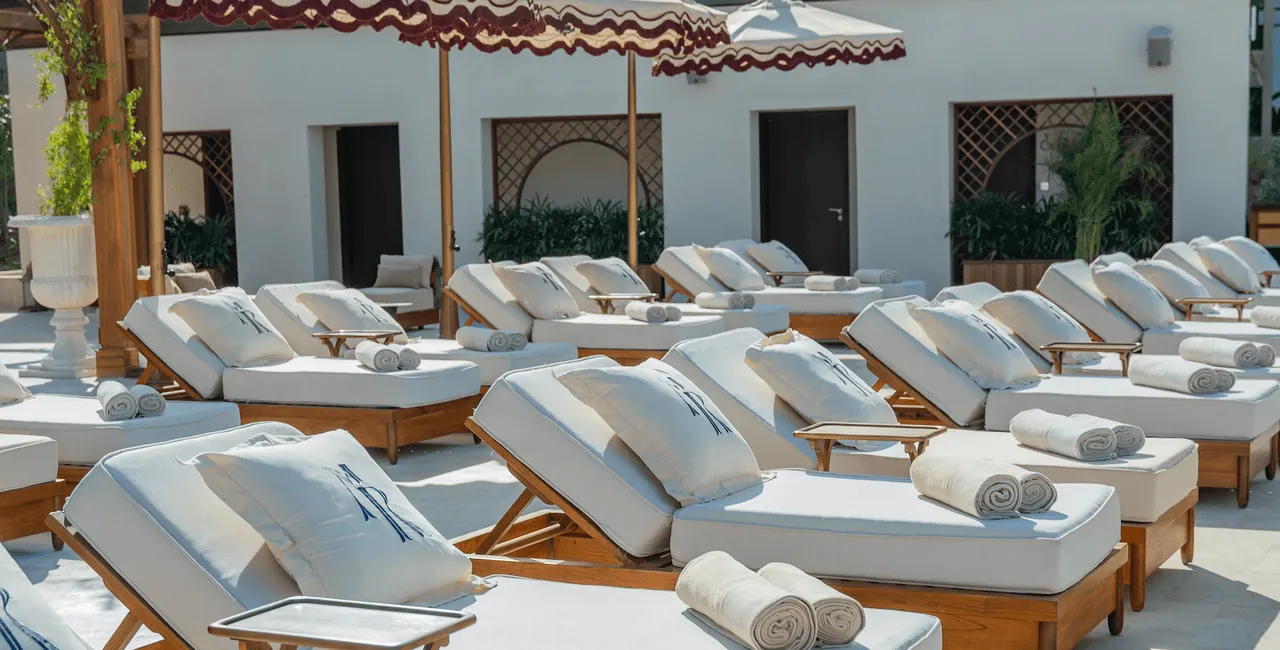 Pool Single Sunbeds deal image