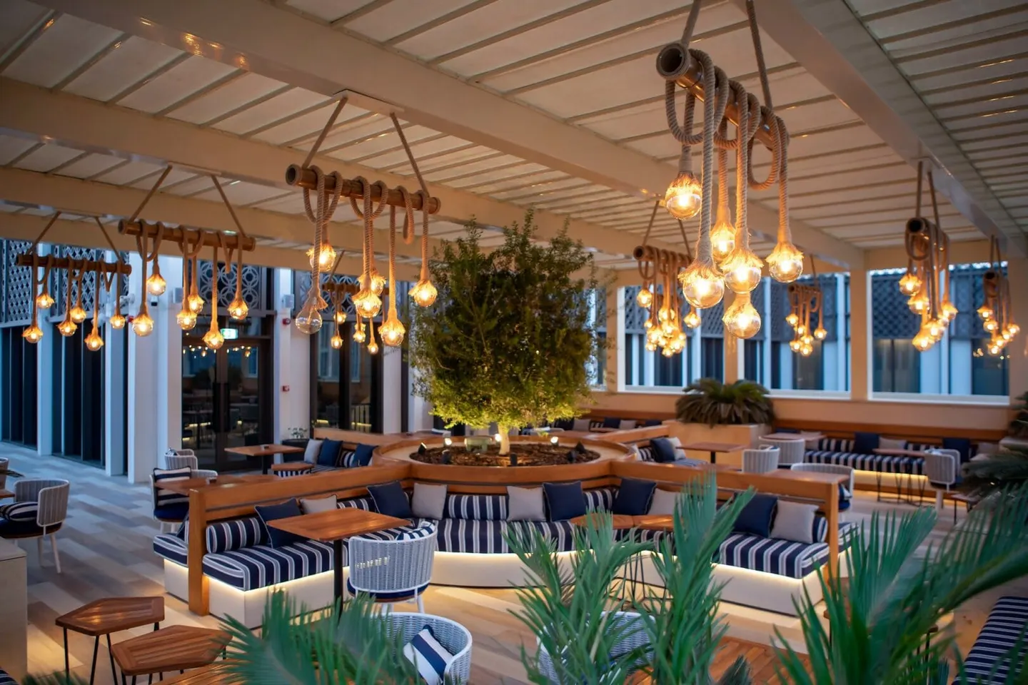 Esperia Bistro & Rooftop Lounge - Days Hotel By Wyndham Dubai Deira venue image
