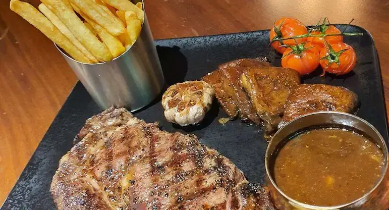 South Central Kitchen Bar and Terrace - Holiday Inn Dubai Al-Maktoum Airport venue image